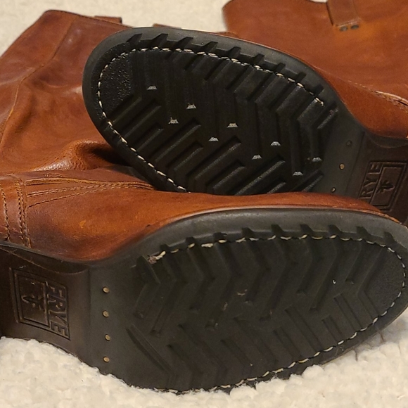 Frye leather boots with buckle size 6 - Picture 4 of 7